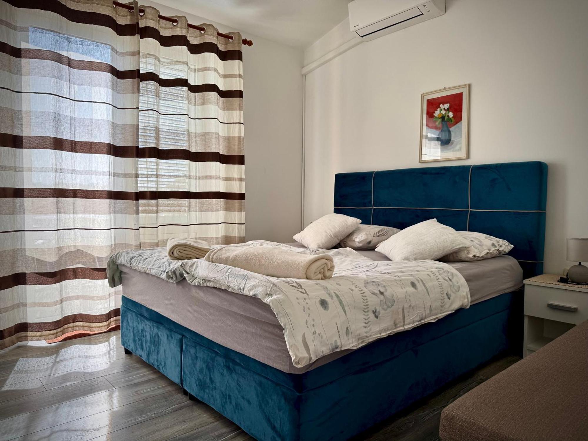 Apartments Maricic Banjol Exterior photo